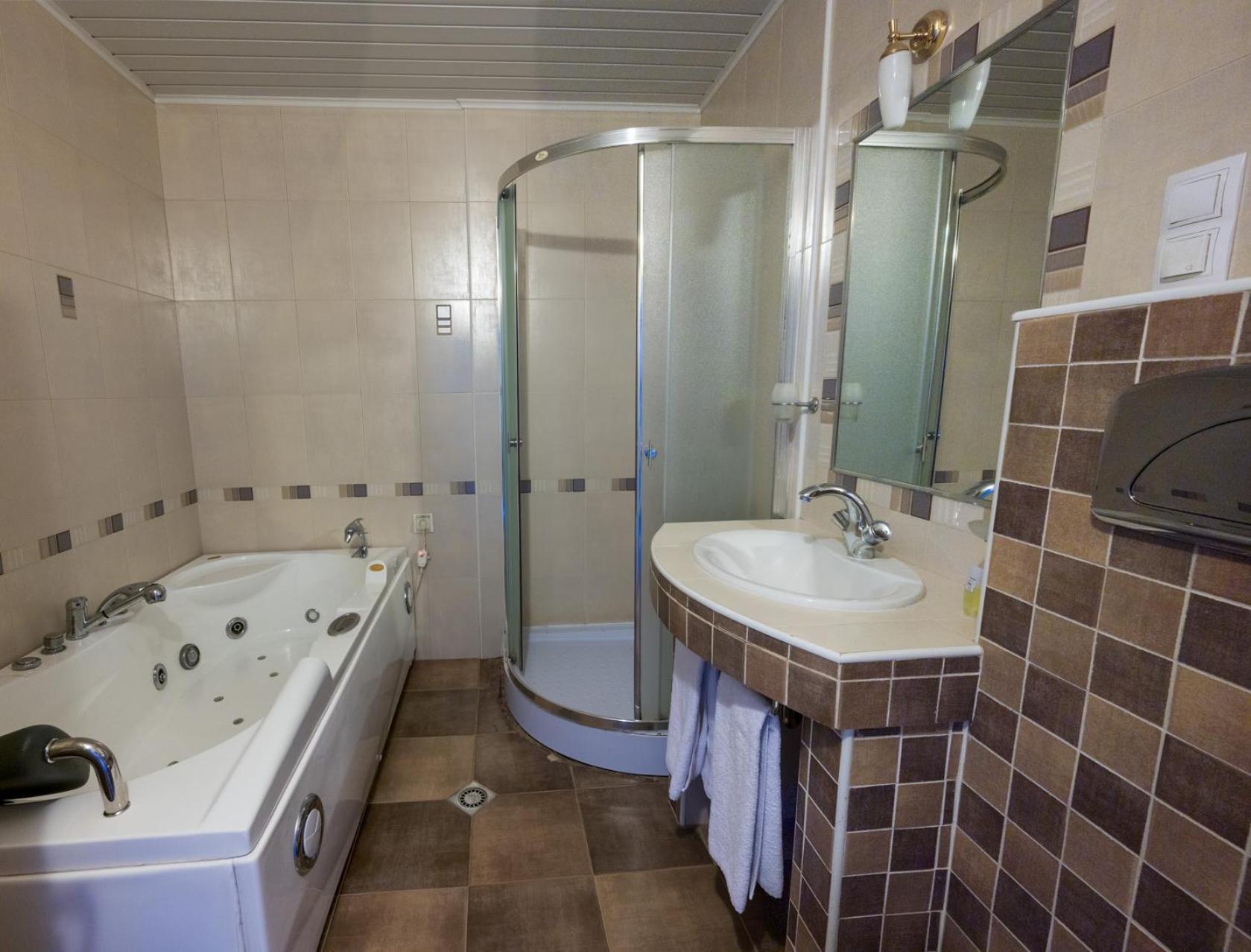 Family Hotel Lazur Кюстендил Екстер'єр фото