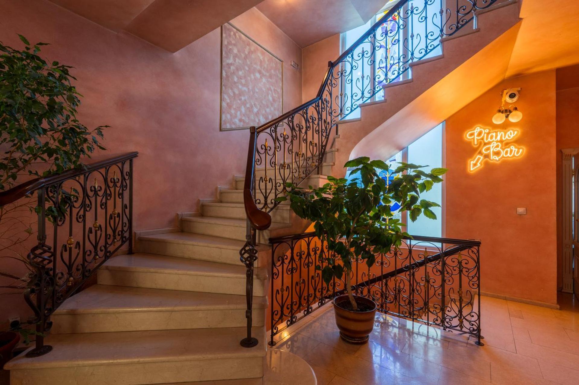 Family Hotel Lazur Кюстендил Екстер'єр фото