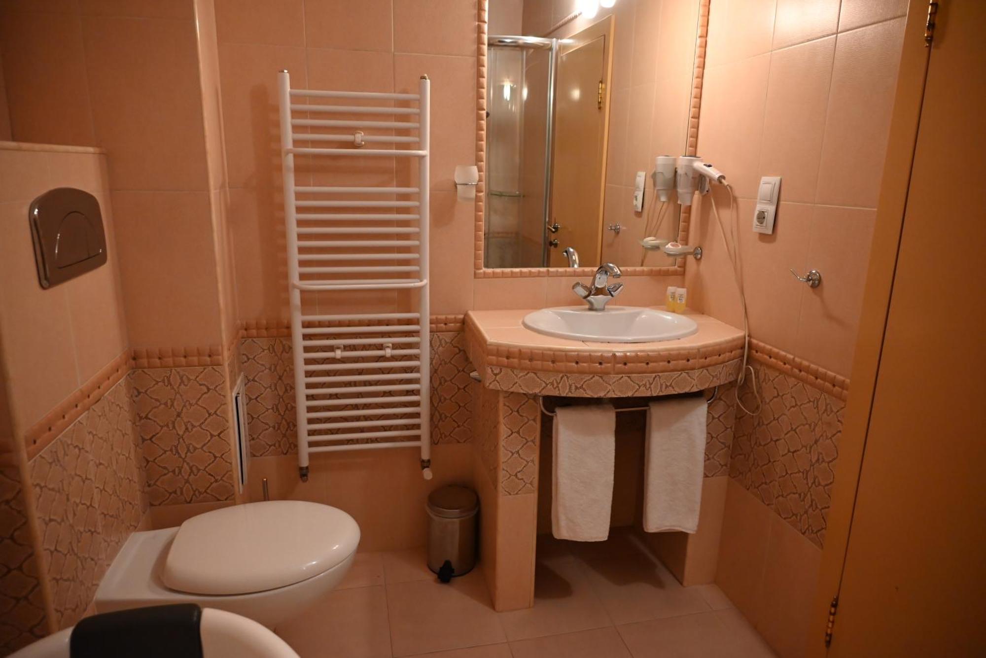 Family Hotel Lazur Кюстендил Екстер'єр фото