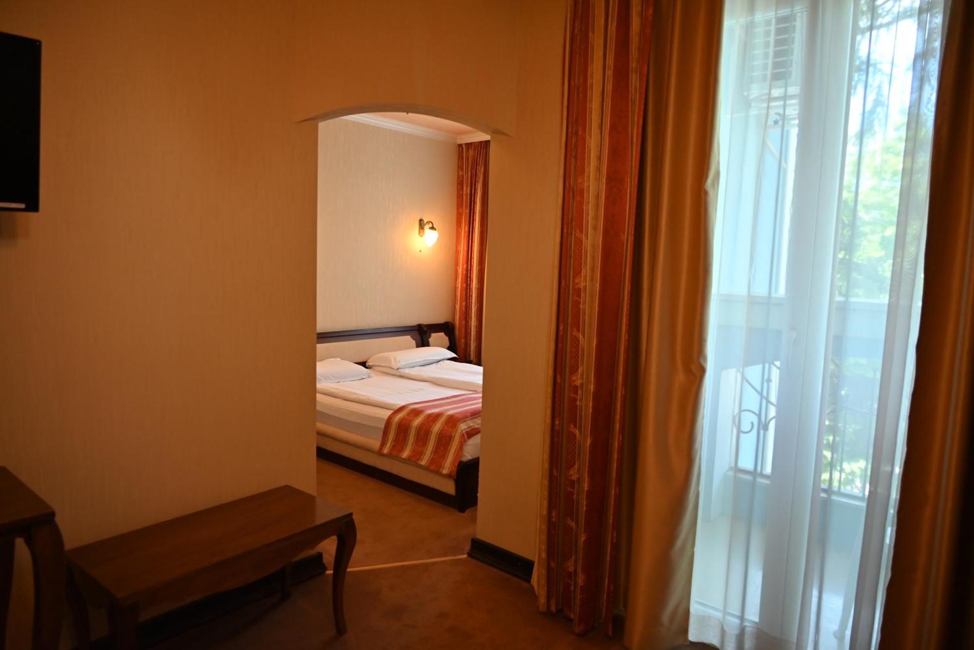 Family Hotel Lazur Кюстендил Екстер'єр фото