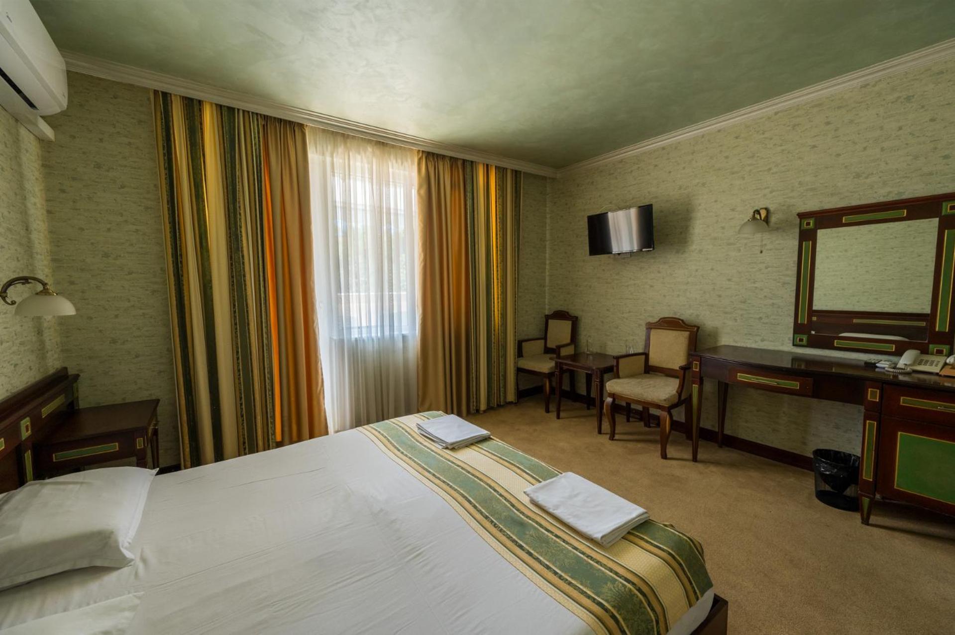Family Hotel Lazur Кюстендил Екстер'єр фото
